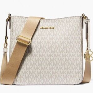 New Michael Kors Jet Set Travel Small Logo Messenger Bag Light Cream Multi Purse